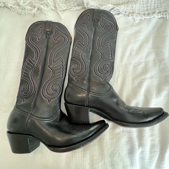 Heritage Boot Co. Shoes - Heritage Boot Co. Leather Embroidered Boots EUC 2255